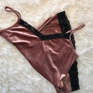 *EUC* Pink Velvet Tank